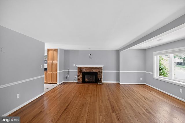 4042 DOVEVILLE LN, Fairfax, VA 22032