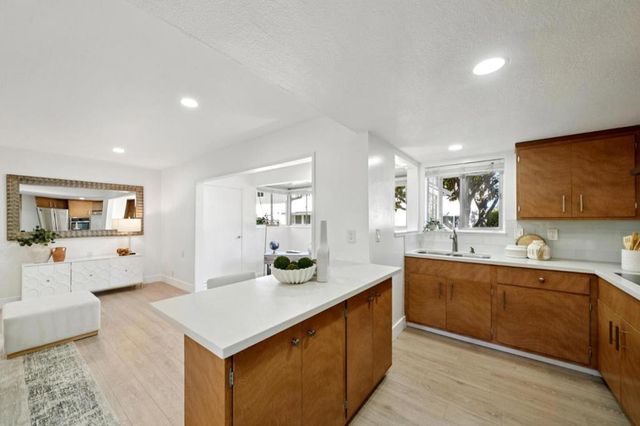 14225 Lora 21, Los Gatos, CA 95032