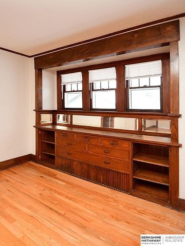 3034 Ida Street, Omaha, NE 68112