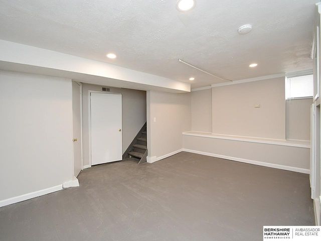 3034 Ida Street, Omaha, NE 68112