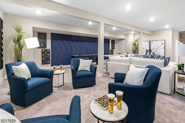 18 Eastwood Ter 18, East Hanover Twp., NJ 07936