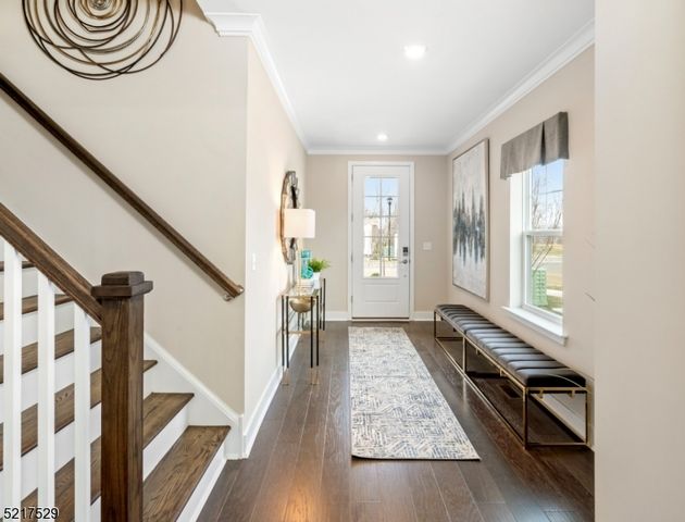 18 Eastwood Ter 18, East Hanover Twp., NJ 07936