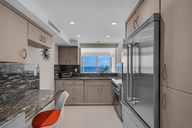 2655 Collins Ave 2211, Miami Beach, FL 33140