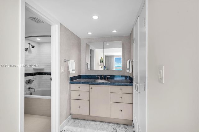 2655 Collins Ave 2211, Miami Beach, FL 33140