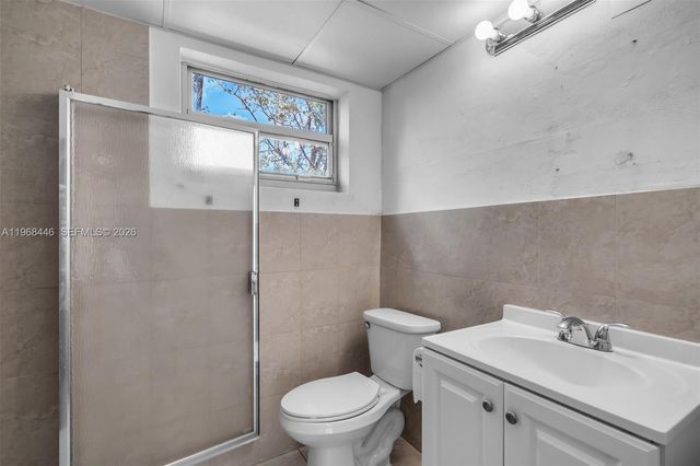 2655 Collins Ave 2211, Miami Beach, FL 33140