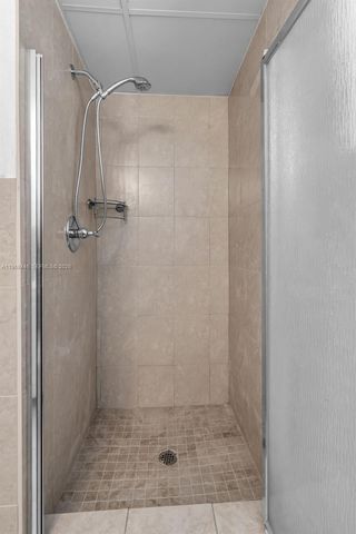 2655 Collins Ave 2211, Miami Beach, FL 33140