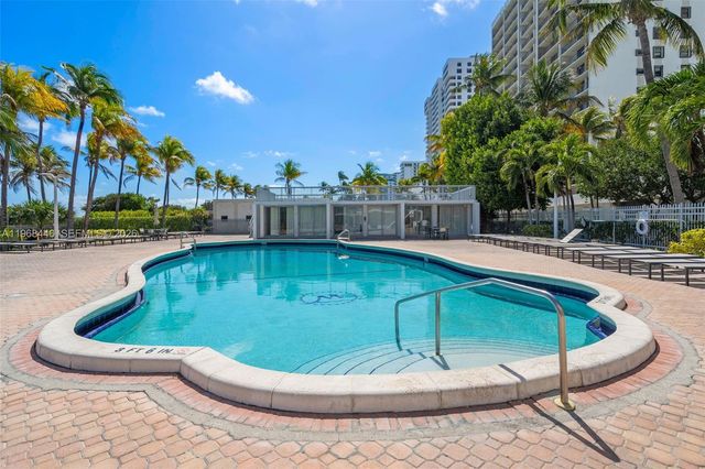 2655 Collins Ave 2211, Miami Beach, FL 33140