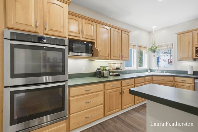2291 Burton Pines Drive Se, City Of Kentwood, MI 49546