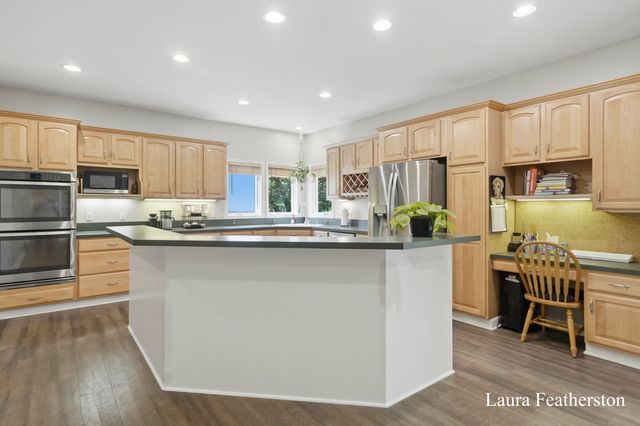 2291 Burton Pines Drive Se, City Of Kentwood, MI 49546