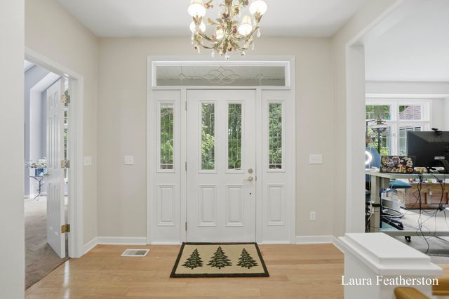 2291 Burton Pines Drive Se, City Of Kentwood, MI 49546