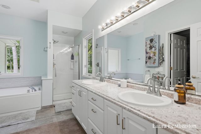 2291 Burton Pines Drive Se, City Of Kentwood, MI 49546