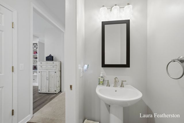 2291 Burton Pines Drive Se, City Of Kentwood, MI 49546