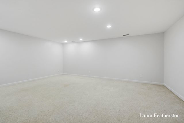 2291 Burton Pines Drive Se, City Of Kentwood, MI 49546