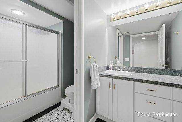 2291 Burton Pines Drive Se, City Of Kentwood, MI 49546