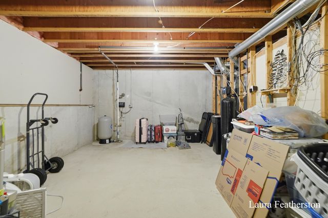 2291 Burton Pines Drive Se, City Of Kentwood, MI 49546