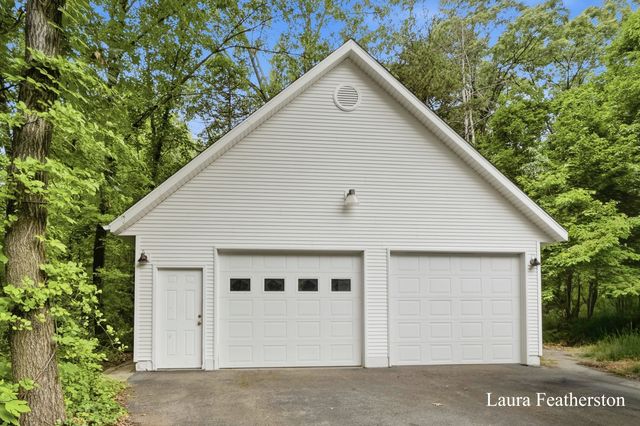 2291 Burton Pines Drive Se, City Of Kentwood, MI 49546