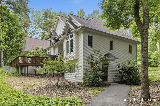 2291 Burton Pines Drive Se, City Of Kentwood, MI 49546