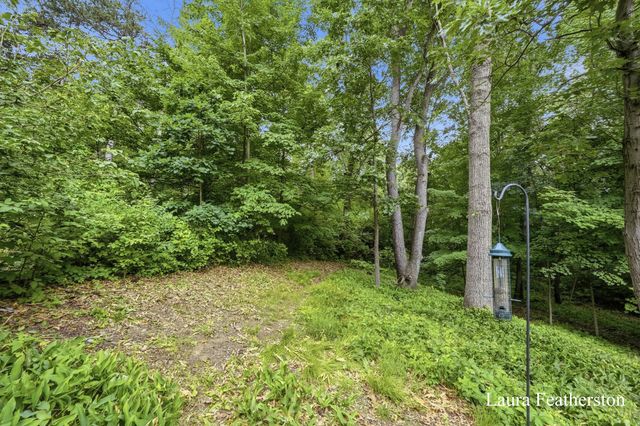 2291 Burton Pines Drive Se, City Of Kentwood, MI 49546