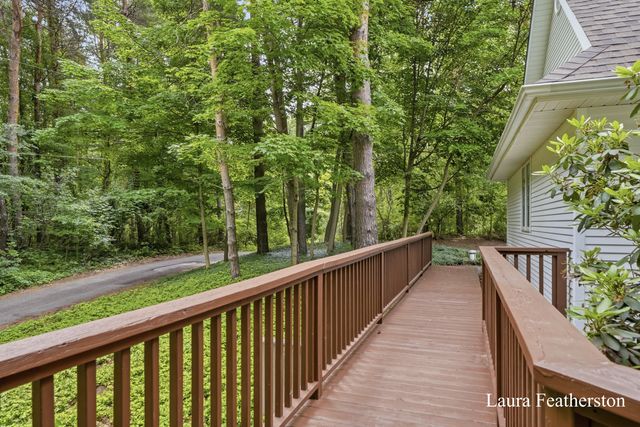 2291 Burton Pines Drive Se, City Of Kentwood, MI 49546