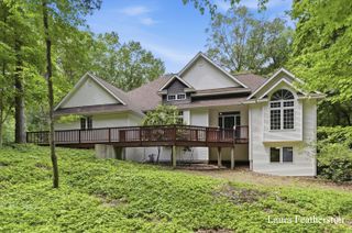 2291 Burton Pines Drive Se, City Of Kentwood, MI 49546