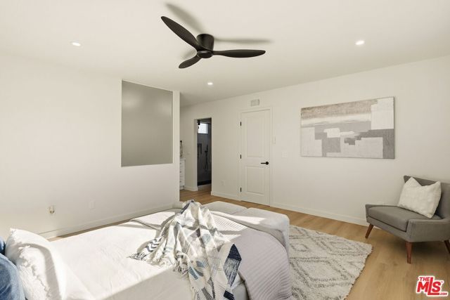 10521 Cedros Avenue, San Fernando, CA 91345