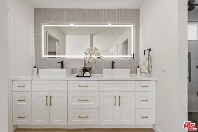 10521 Cedros Avenue, San Fernando, CA 91345