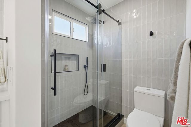 10521 Cedros Avenue, San Fernando, CA 91345