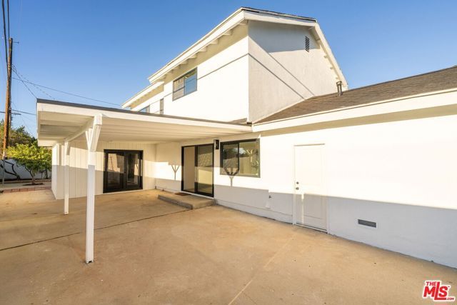 10521 Cedros Avenue, San Fernando, CA 91345