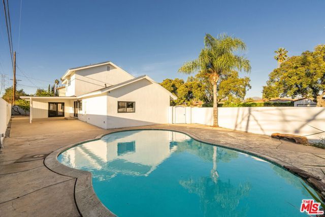 10521 Cedros Avenue, San Fernando, CA 91345