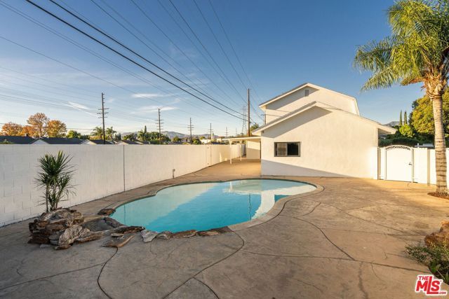 10521 Cedros Avenue, San Fernando, CA 91345