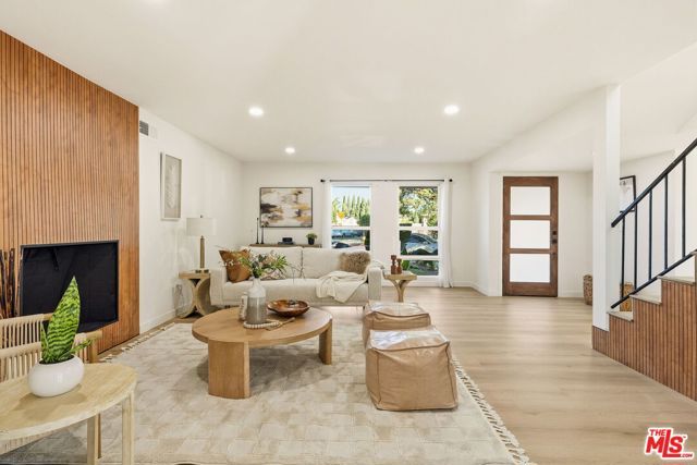 10521 Cedros Avenue, San Fernando, CA 91345