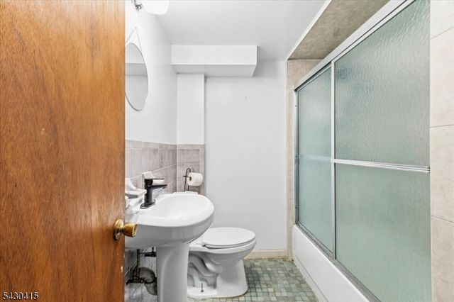 62 Front St, Paterson City, NJ 07522