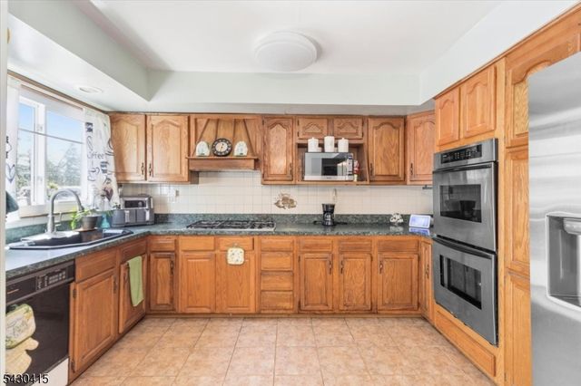 62 Front St, Paterson City, NJ 07522