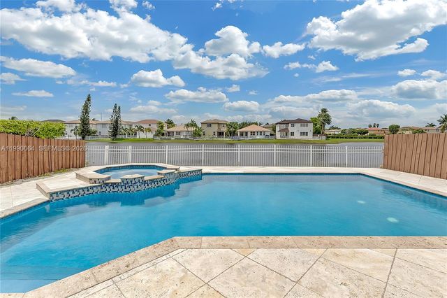 11304 NW 79th Ln, Doral, FL 33178