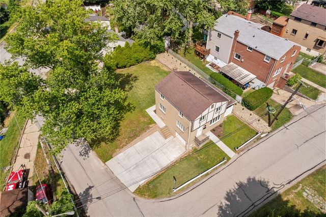 1674 Fiat St, Brookline, PA 15210