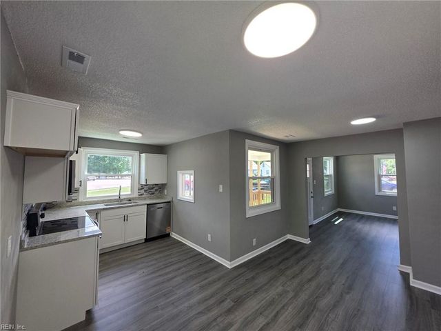 3104 Winchester DR, Portsmouth, VA 23707