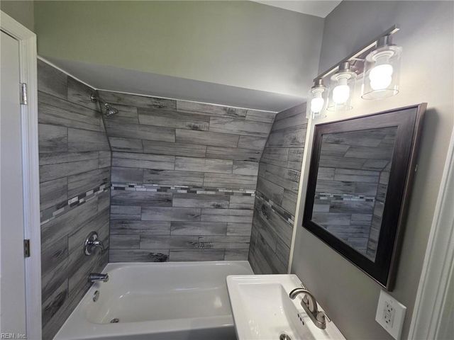 3104 Winchester DR, Portsmouth, VA 23707