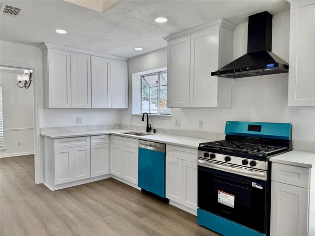 12834 Glenwolde Drive, Houston, TX 77099