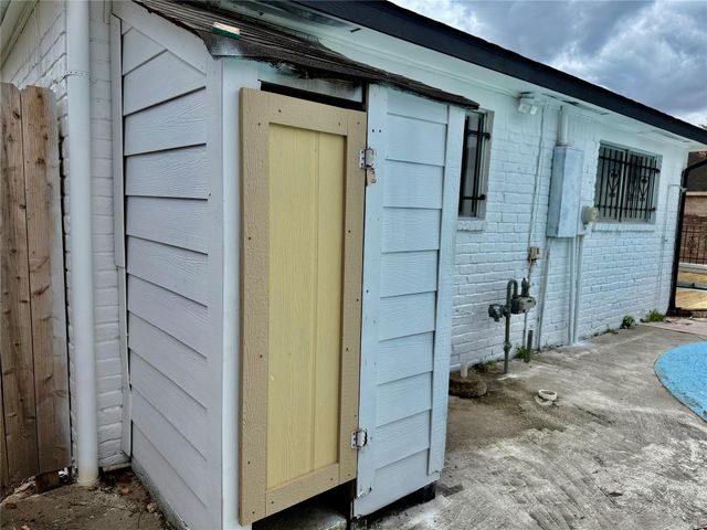 12834 Glenwolde Drive, Houston, TX 77099