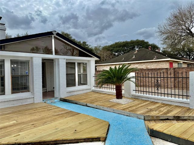 12834 Glenwolde Drive, Houston, TX 77099