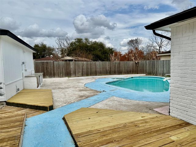 12834 Glenwolde Drive, Houston, TX 77099