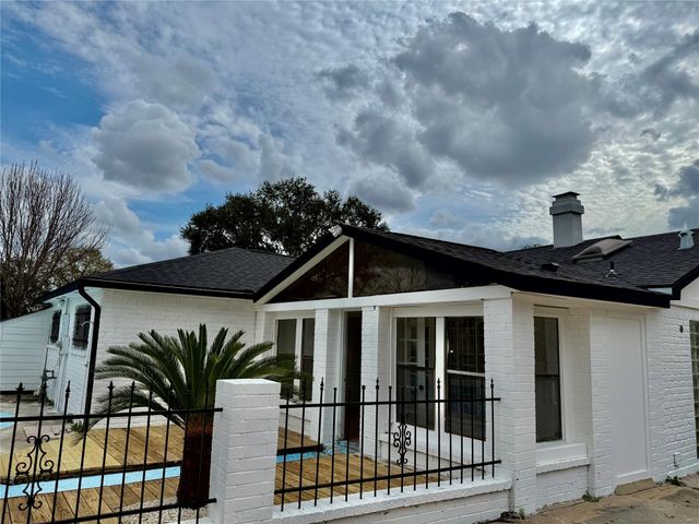 12834 Glenwolde Drive, Houston, TX 77099