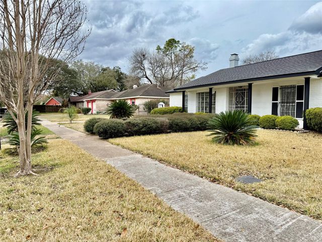 12834 Glenwolde Drive, Houston, TX 77099