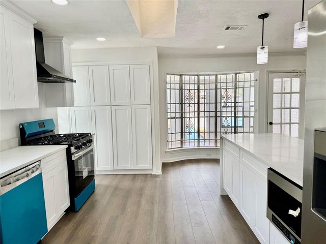 12834 Glenwolde Drive, Houston, TX 77099