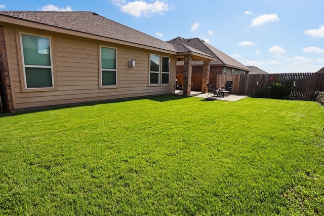 2452 Clay Creek Lane, Fort Worth, TX 76177