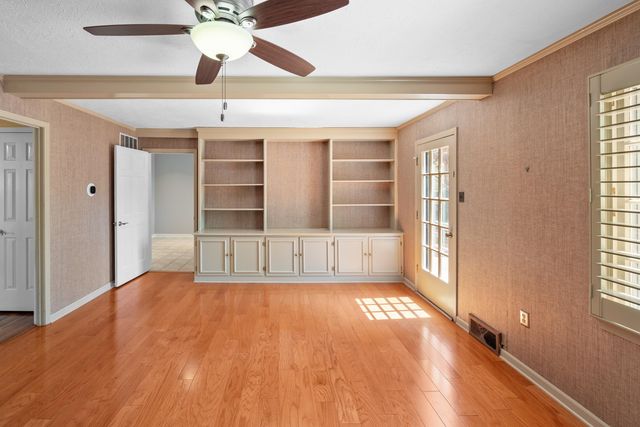 7545 WHEATLEY DR, Germantown, TN 38138