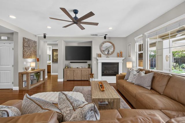 3155 Willow Bridge Ct, Roseville, CA 95747
