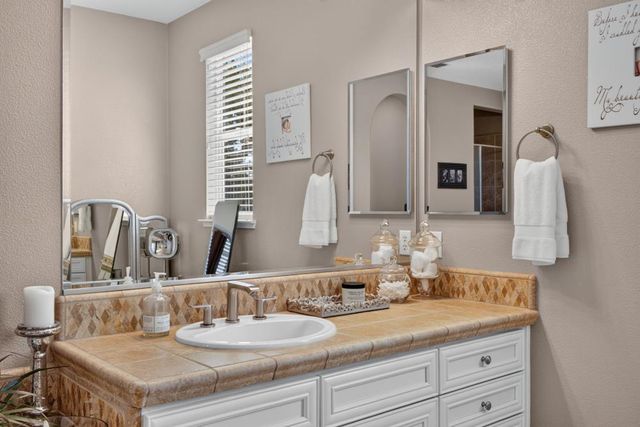 3155 Willow Bridge Ct, Roseville, CA 95747