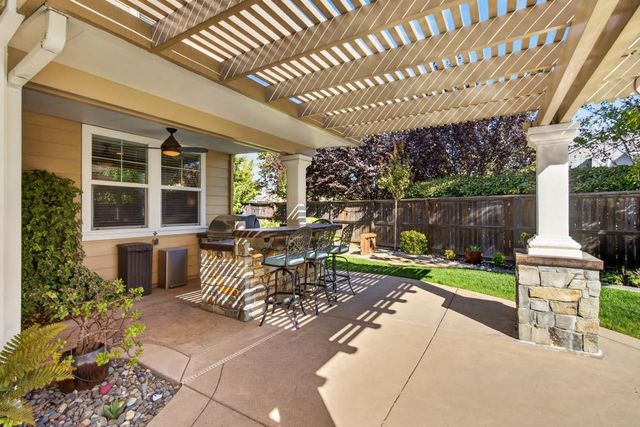 3155 Willow Bridge Ct, Roseville, CA 95747