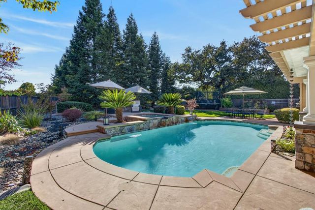 3155 Willow Bridge Ct, Roseville, CA 95747